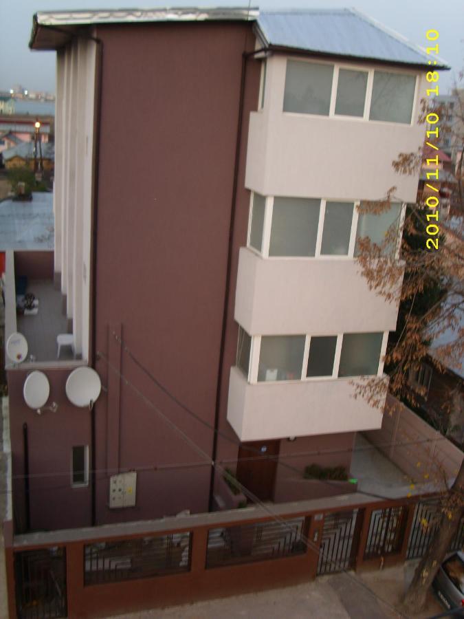Apartament Laurentiu - Etaj.1 Bucharest Exterior photo