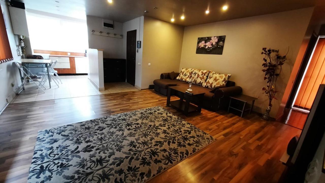 Apartament Laurentiu - Etaj.1 Bucharest Exterior photo